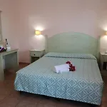 Club Esse Hotel 4*